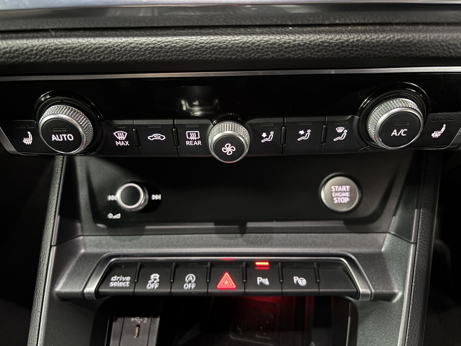 Used Audi Q3 2019 for sale - 76534343: Photo 43