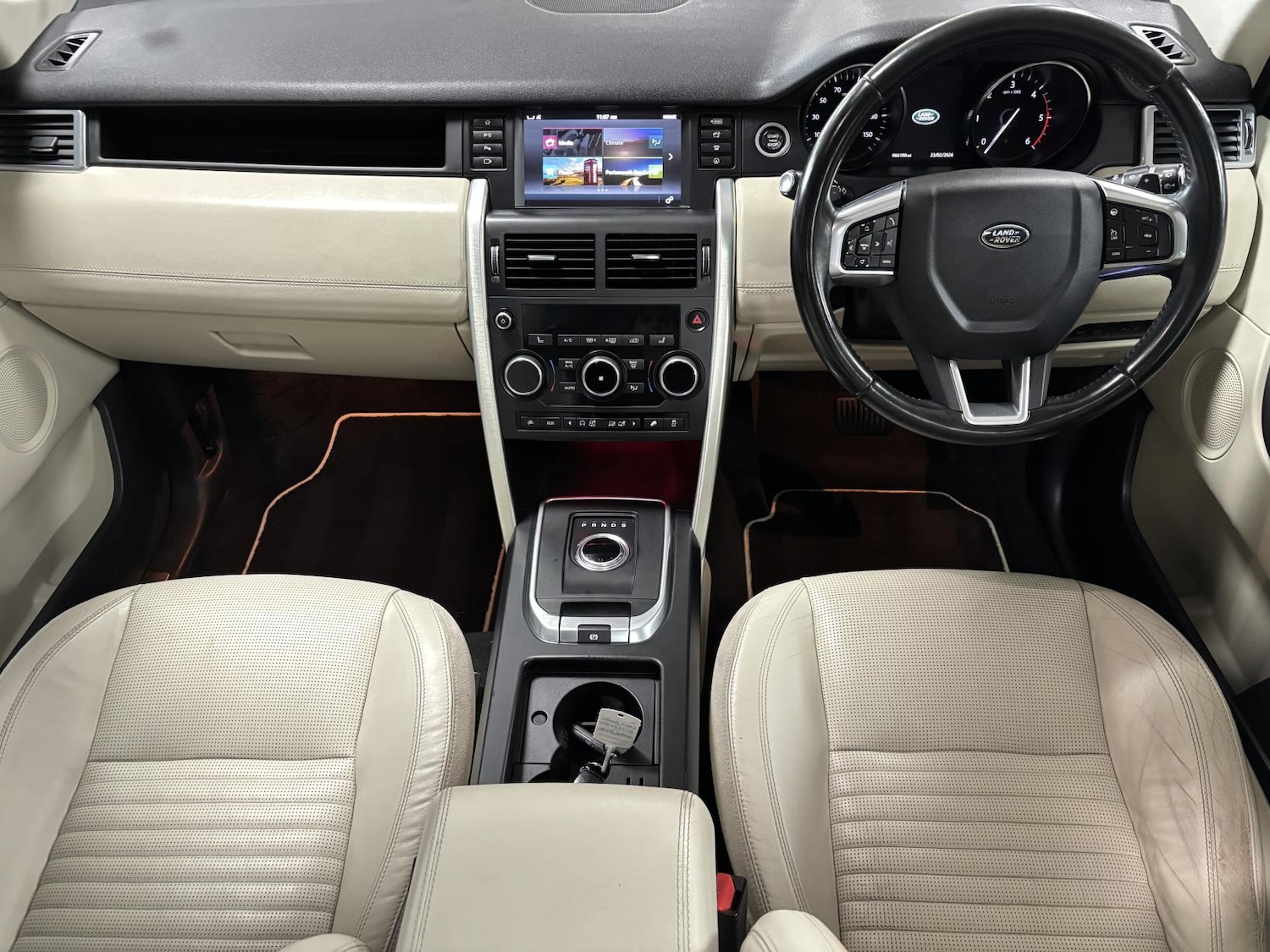 Used Land Rover Discovery Sport 2016 for sale - 77640920: Photo 2