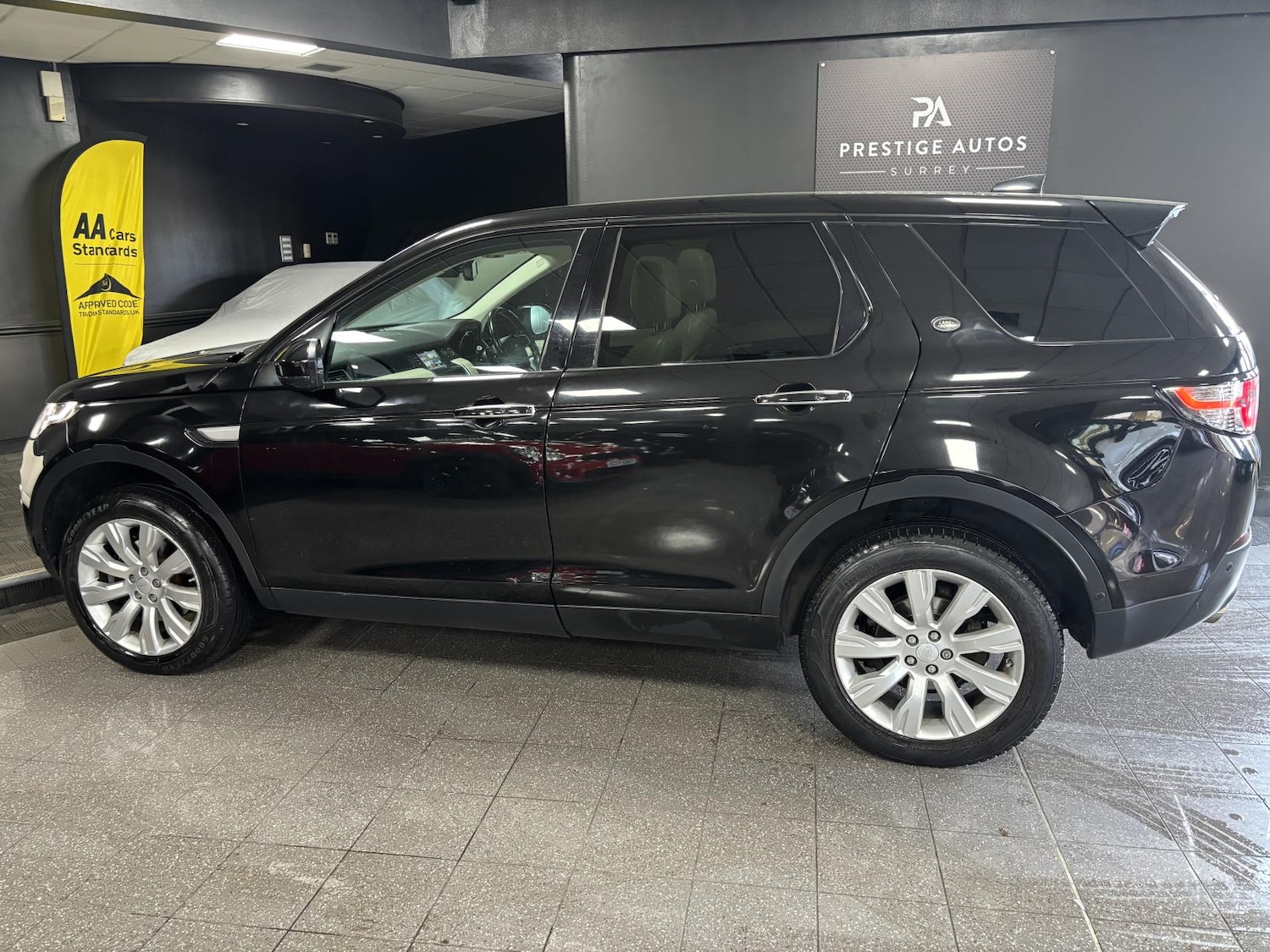 Used Land Rover Discovery Sport 2016 for sale - 77640920: Photo 3