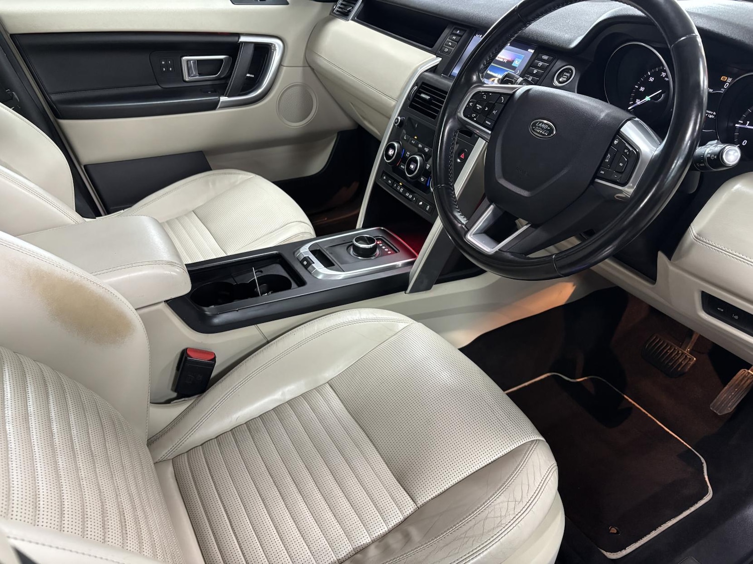 Used Land Rover Discovery Sport 2016 for sale - 77640920: Photo 39