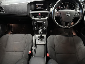 Used Volvo V40 2013 for sale - 78770739: Photo