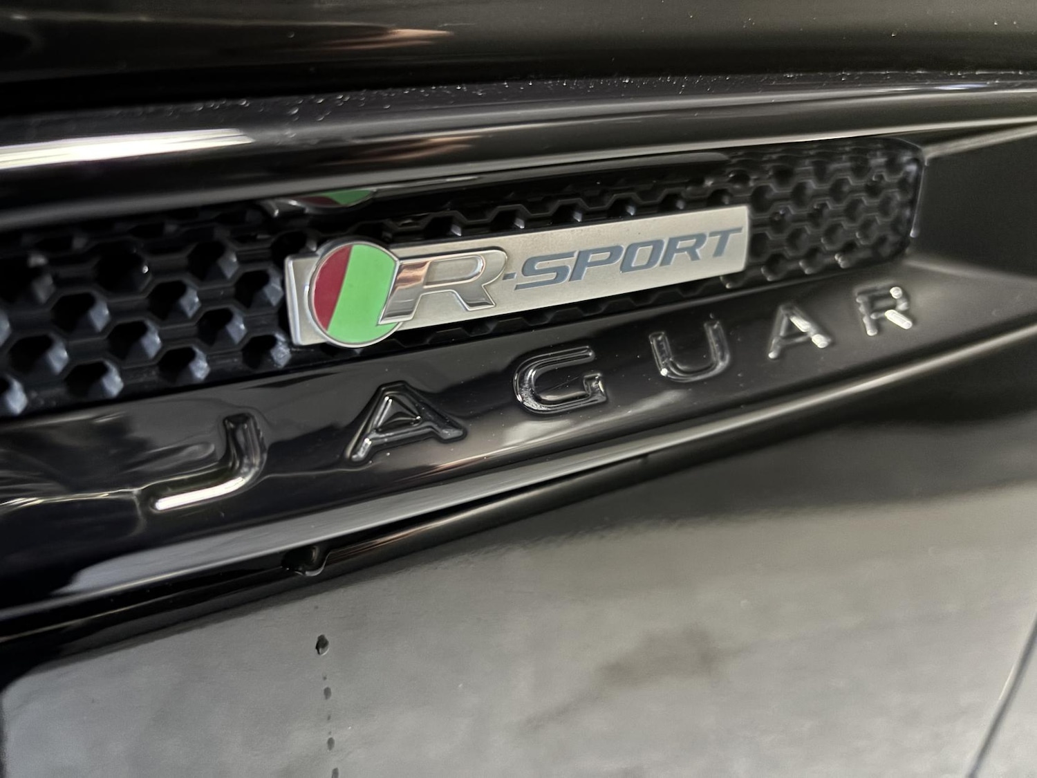 Used Jaguar F-Pace 2018 for sale - 76652973: Photo 25