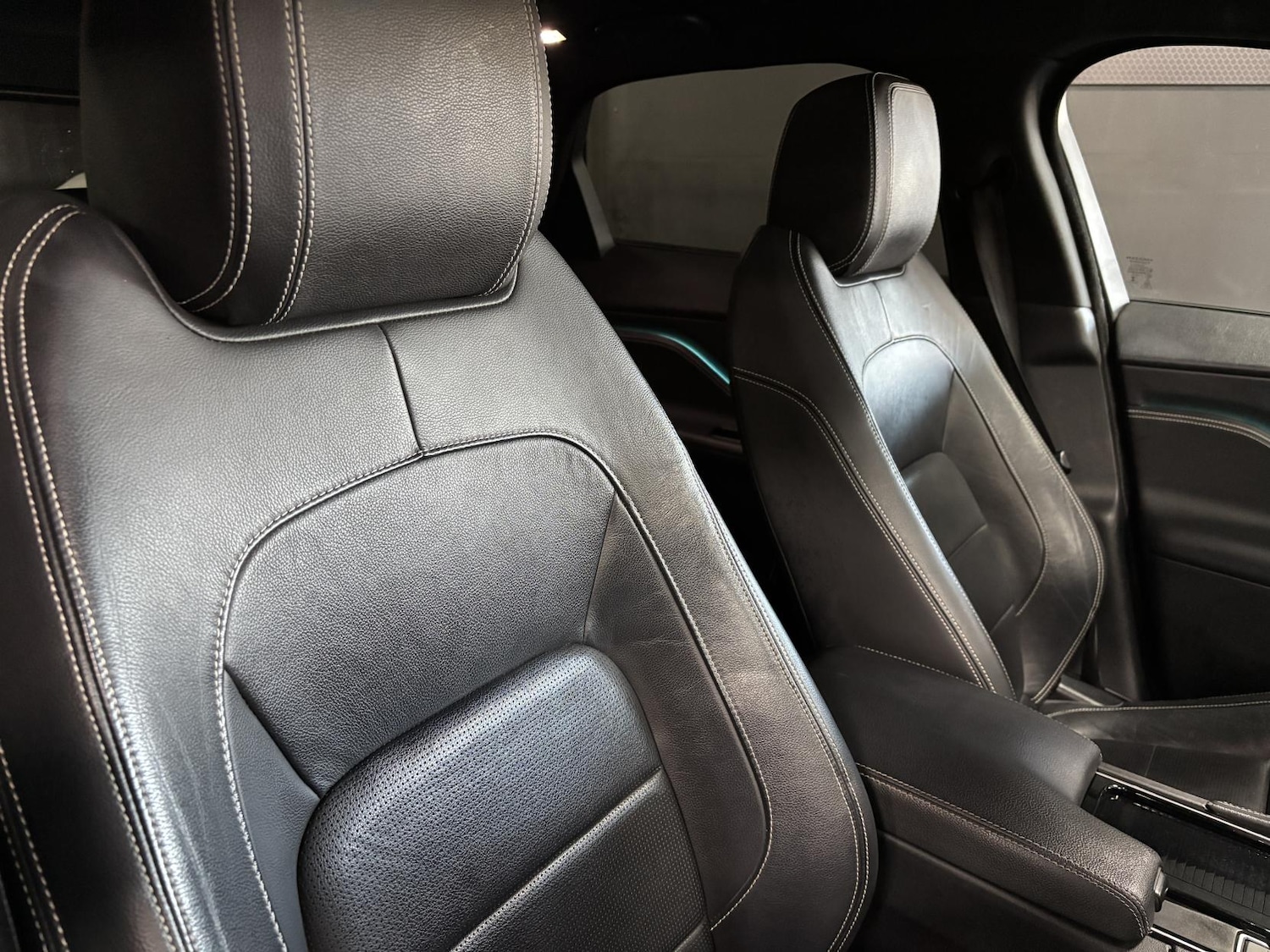 Used Jaguar F-Pace 2018 for sale - 76652973: Photo 35