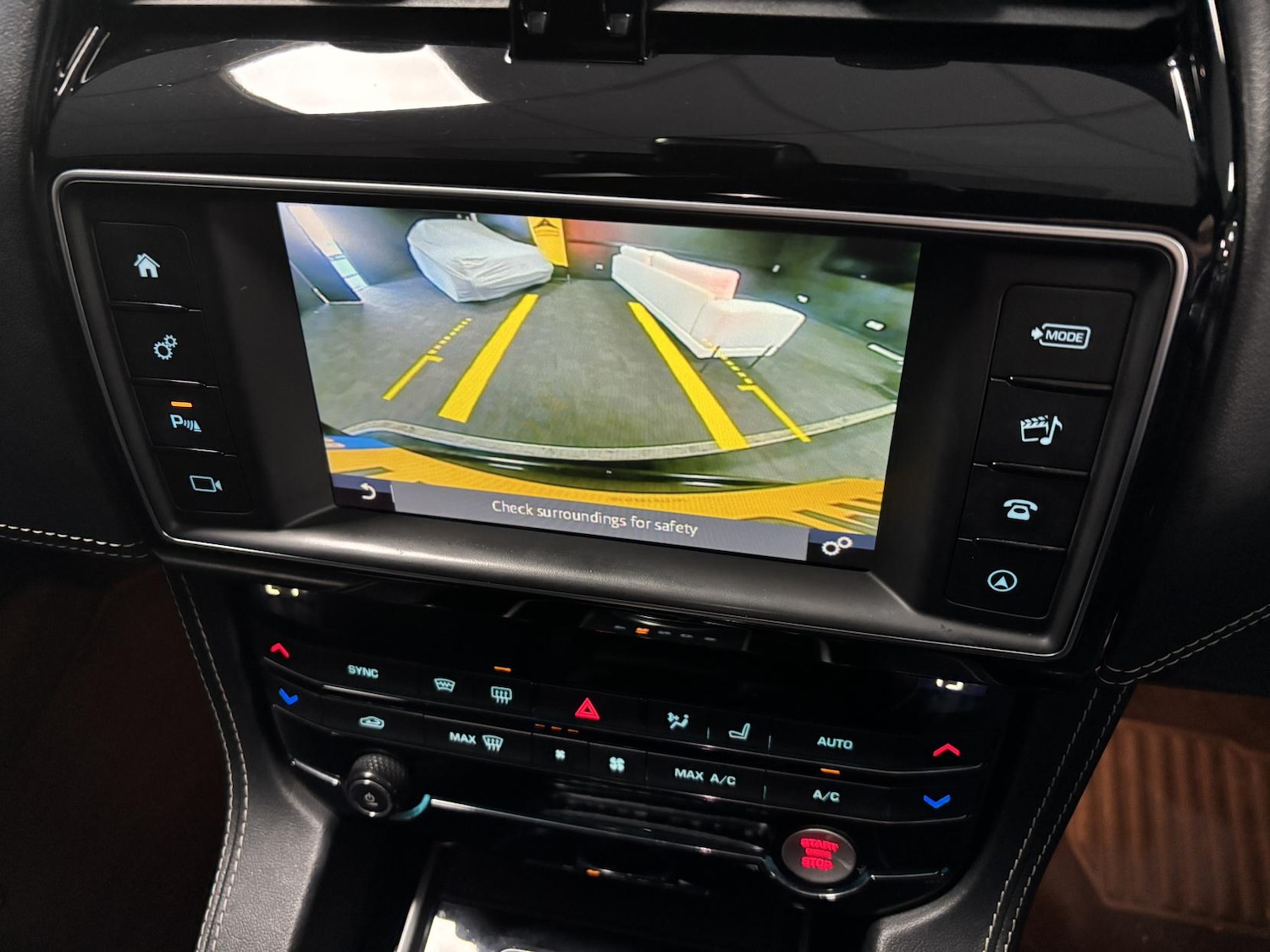 Used Jaguar F-Pace 2018 for sale - 76652973: Photo 37