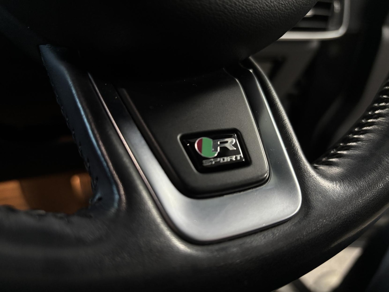 Used Jaguar F-Pace 2018 for sale - 76652973: Photo 44