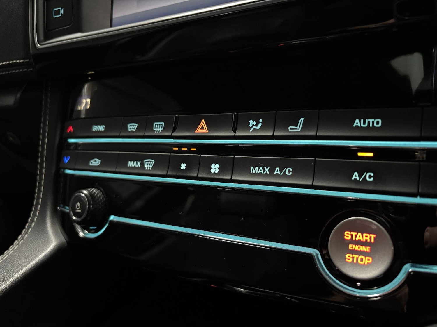 Used Jaguar F-Pace 2018 for sale - 76652973: Photo 48