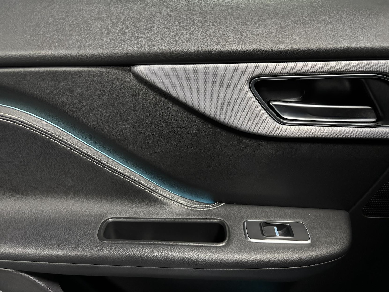 Used Jaguar F-Pace 2018 for sale - 76652973: Photo 55