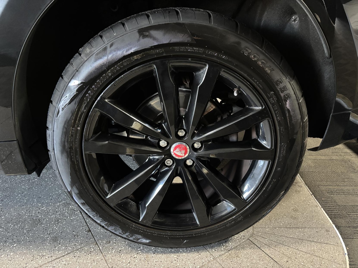 Used Jaguar F-Pace 2018 for sale - 76652973: Photo 62