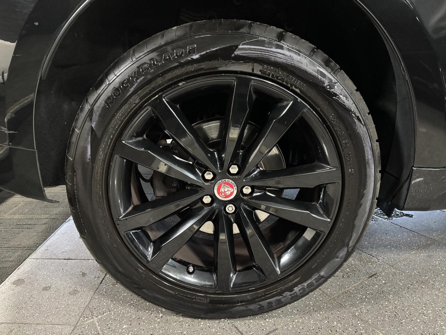 Used Jaguar F-Pace 2018 for sale - 76652973: Photo 65