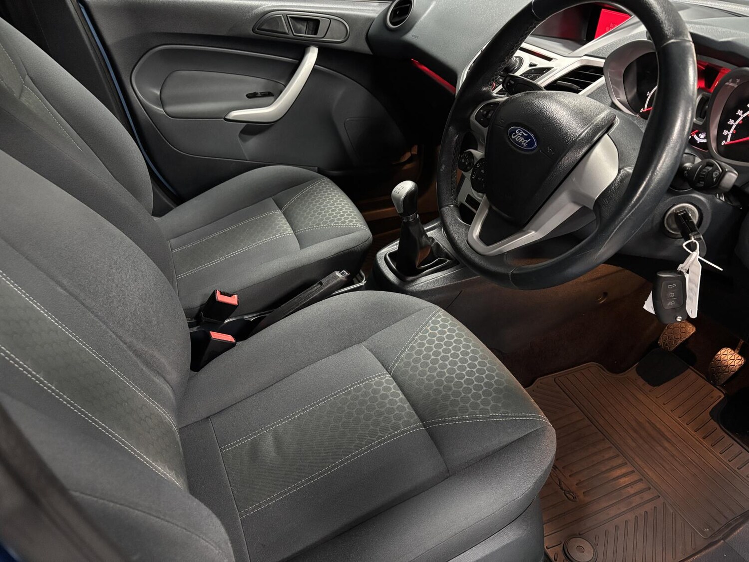 Used Ford Fiesta 2011 for sale - 76785509: Photo 32