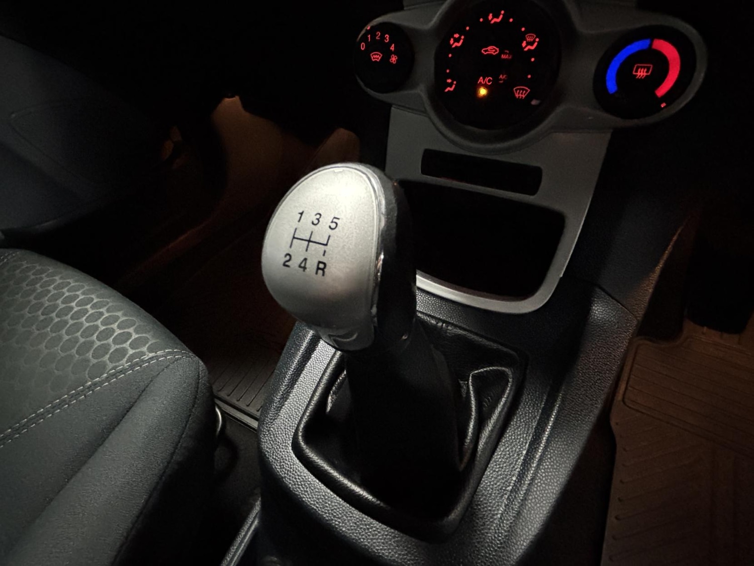 Used Ford Fiesta 2011 for sale - 76785509: Photo 39