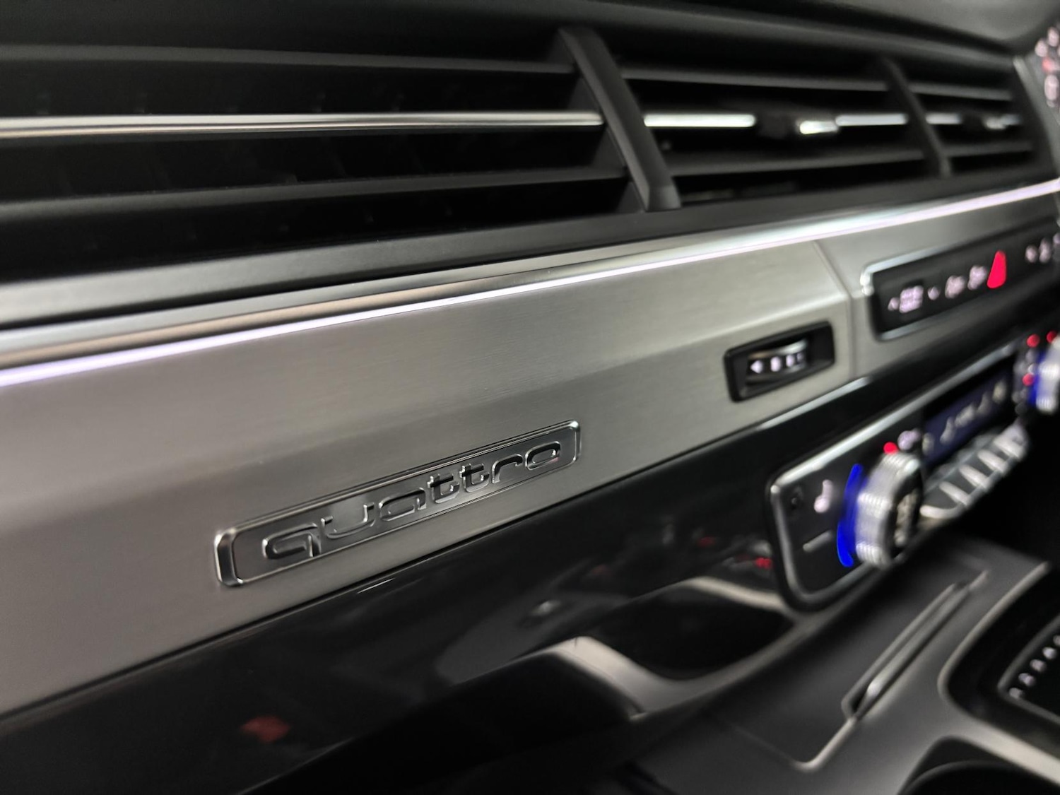 Used Audi Q7 2017 for sale - 76534327: Photo 34