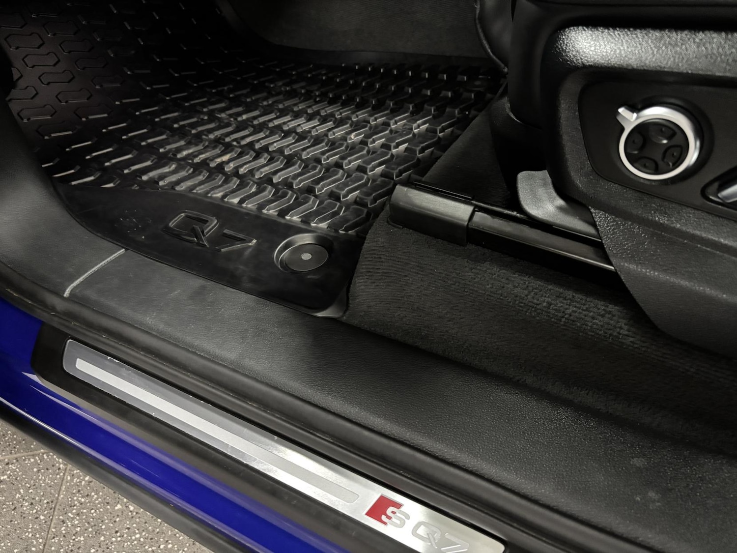 Used Audi Q7 2017 for sale - 76534327: Photo 47