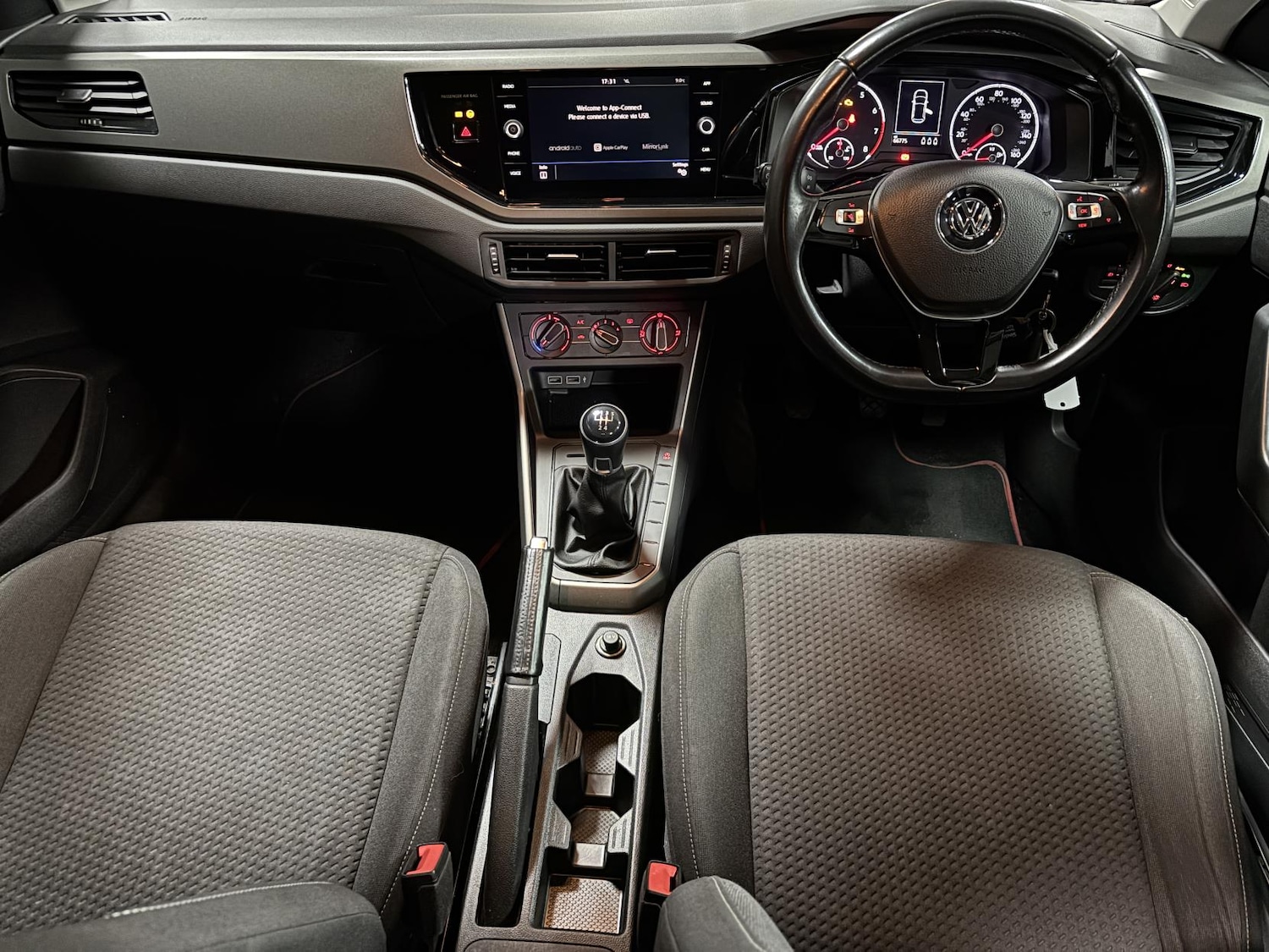 Used Volkswagen Polo 2018 for sale - 76837583: Photo 2