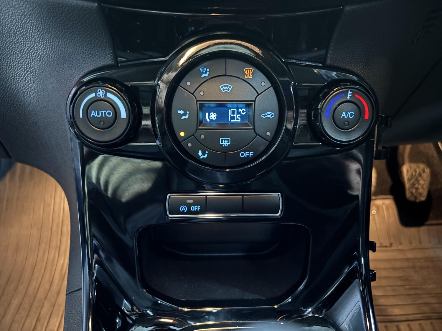 Used Ford Fiesta 2014 for sale - 77573126: Photo 33