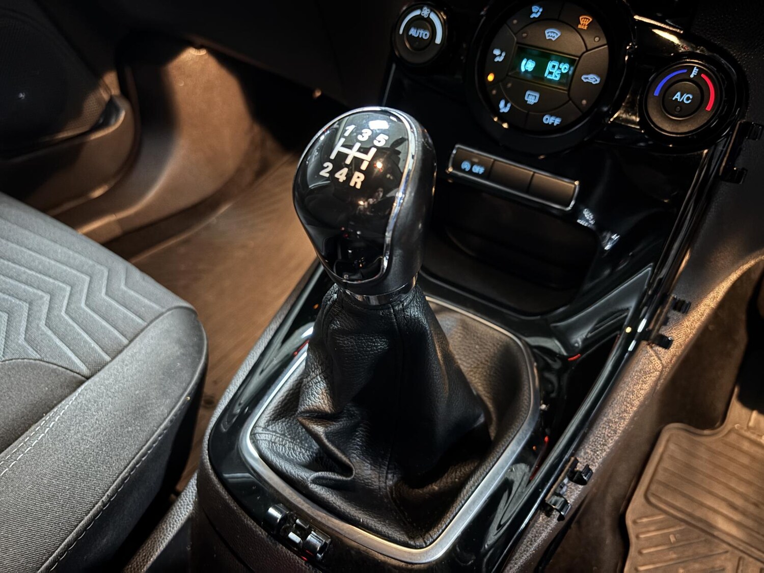 Used Ford Fiesta 2014 for sale - 77573126: Photo 39