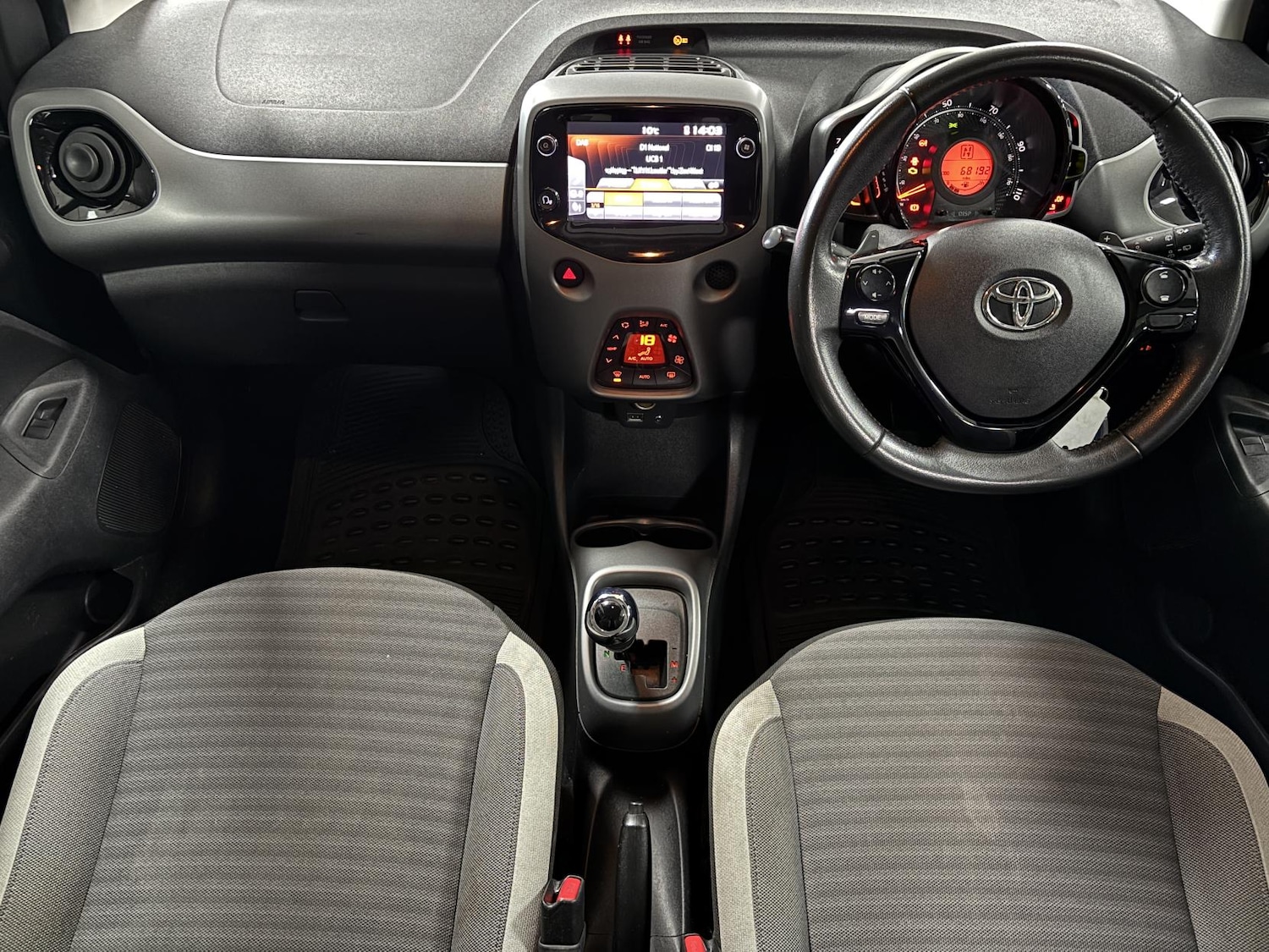 Used Toyota AYGO 2019 for sale - 77822682: Photo 2