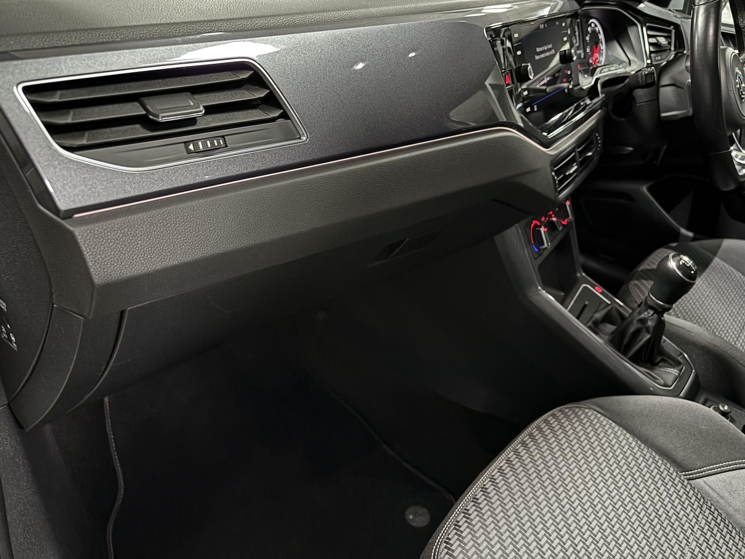 Used Volkswagen Polo 2018 for sale - 76560664: Photo 40