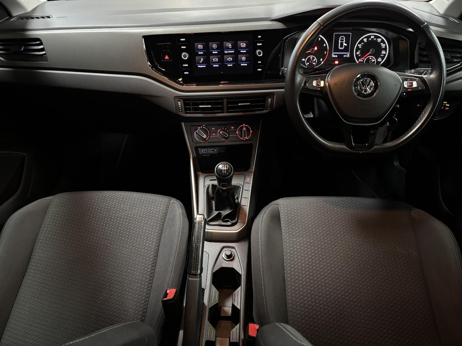 Used Volkswagen Polo 2019 for sale - 76741821: Photo 2