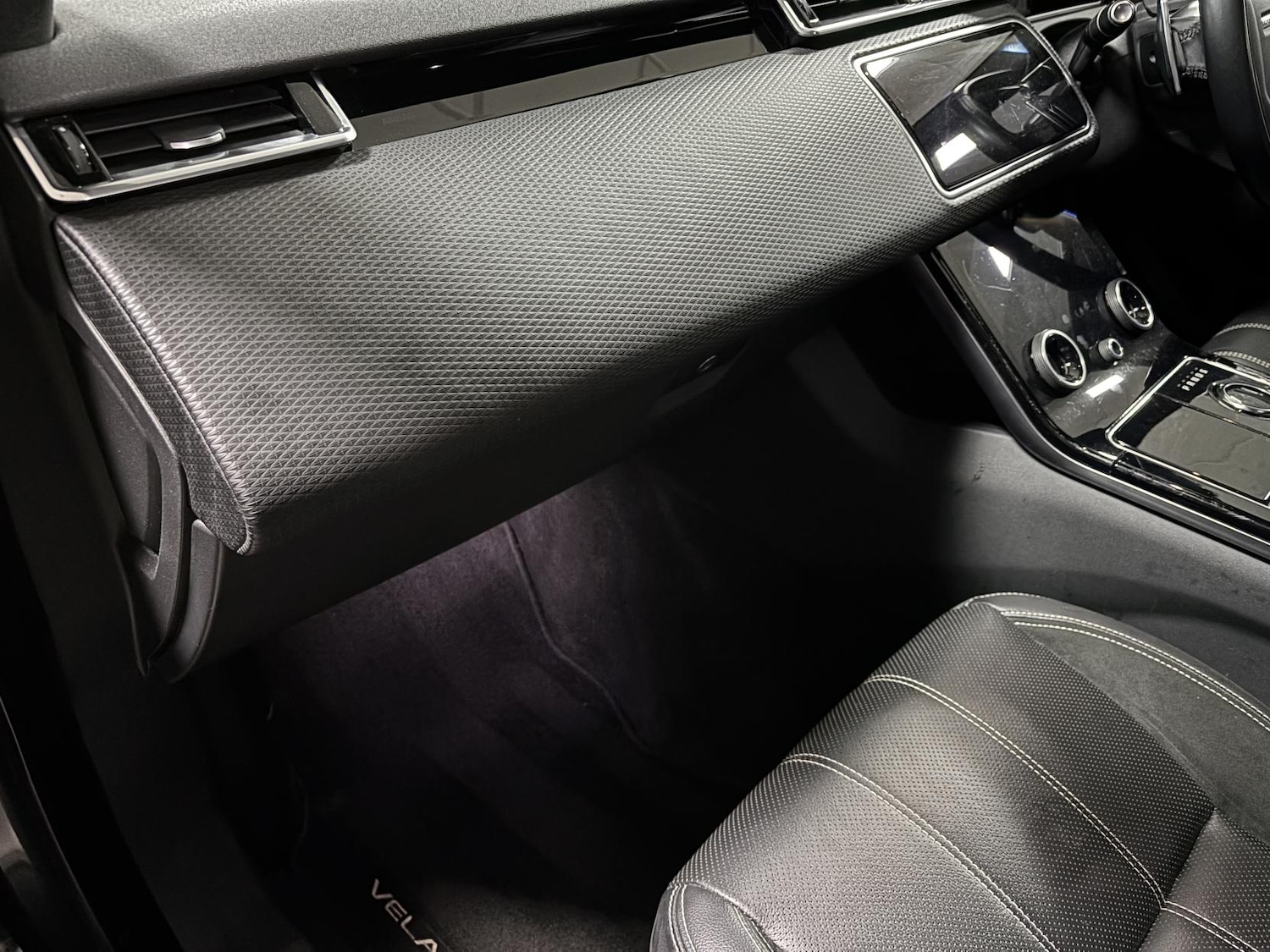 Used Land Rover Range Rover Velar 2018 for sale - 76964295: Photo 33