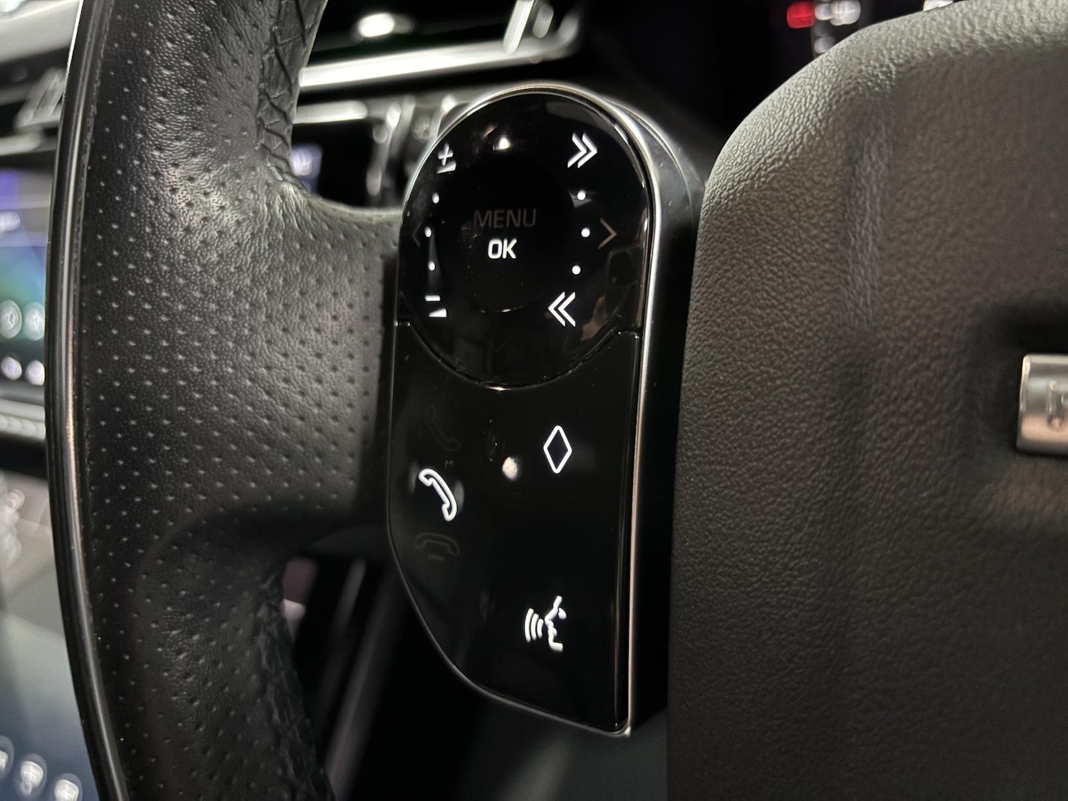 Used Land Rover Range Rover Velar 2018 for sale - 76964295: Photo 41