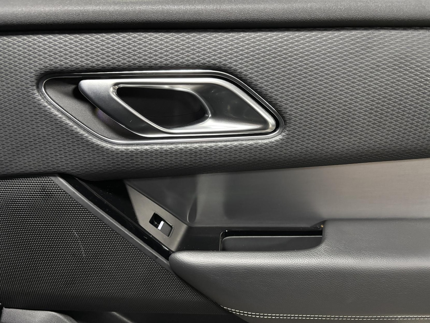 Used Land Rover Range Rover Velar 2018 for sale - 76964295: Photo 54