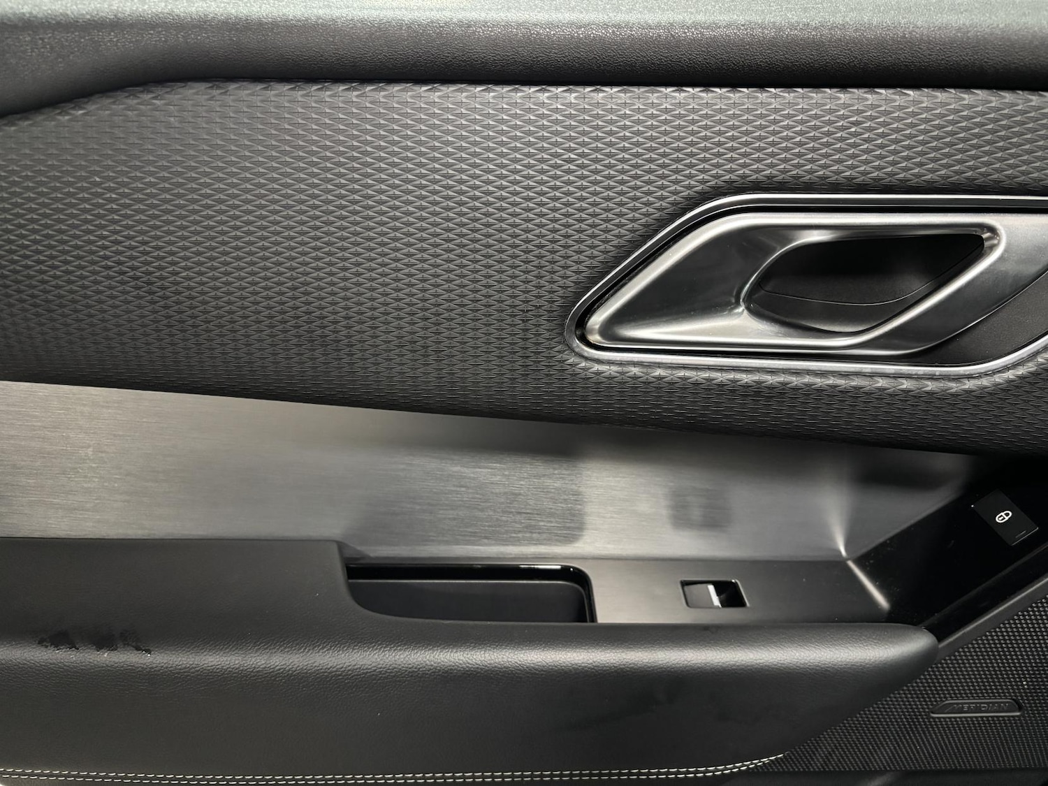 Used Land Rover Range Rover Velar 2018 for sale - 76964295: Photo 56