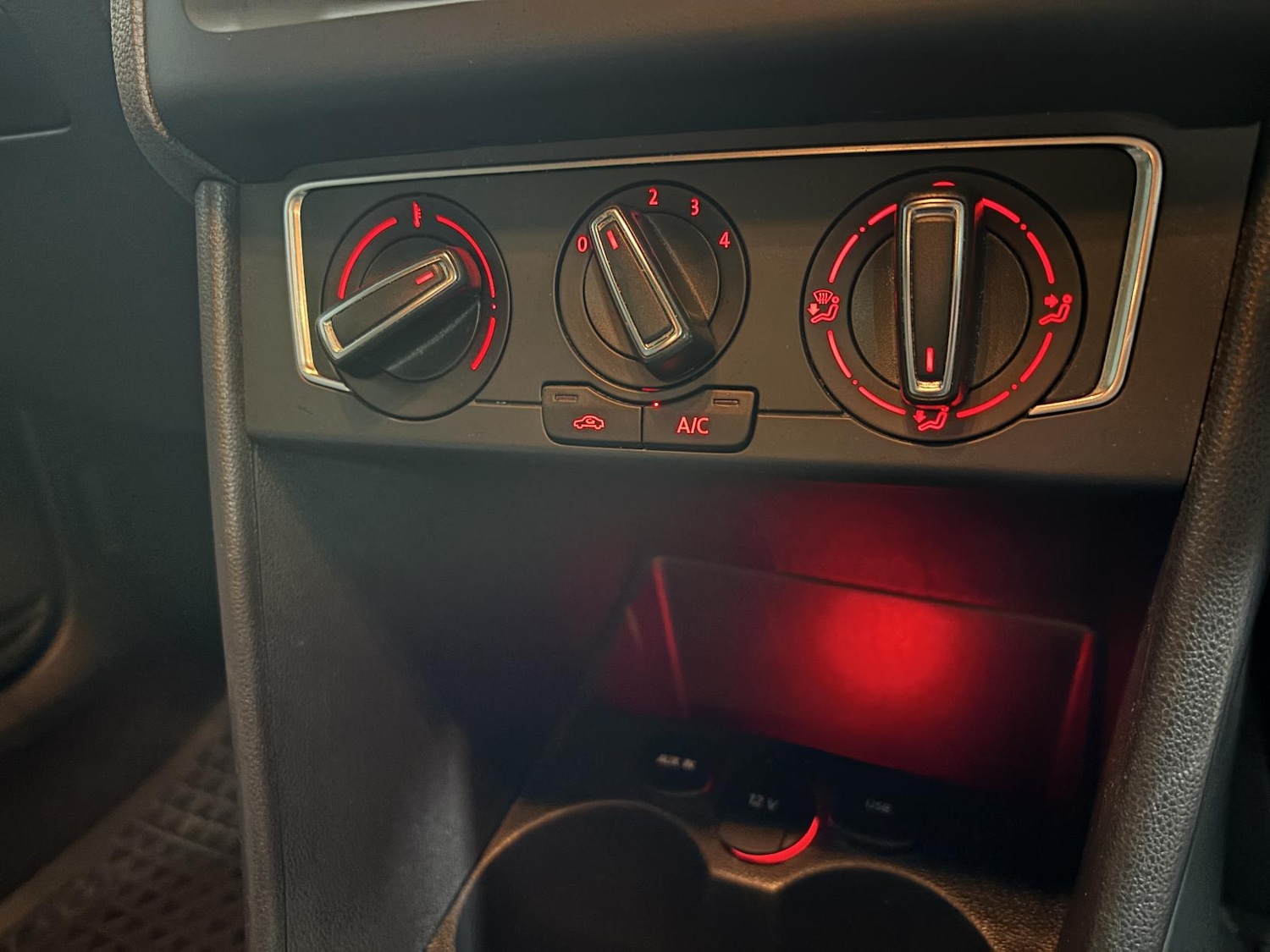 Used Volkswagen Polo 2016 for sale - 77154716: Photo 46