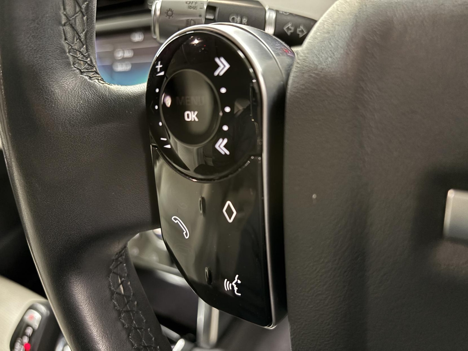 Used Land Rover Discovery Sport 2019 for sale - 77822680: Photo 44