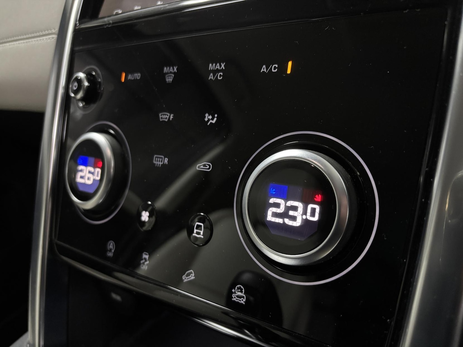 Used Land Rover Discovery Sport 2019 for sale - 77822680: Photo 48