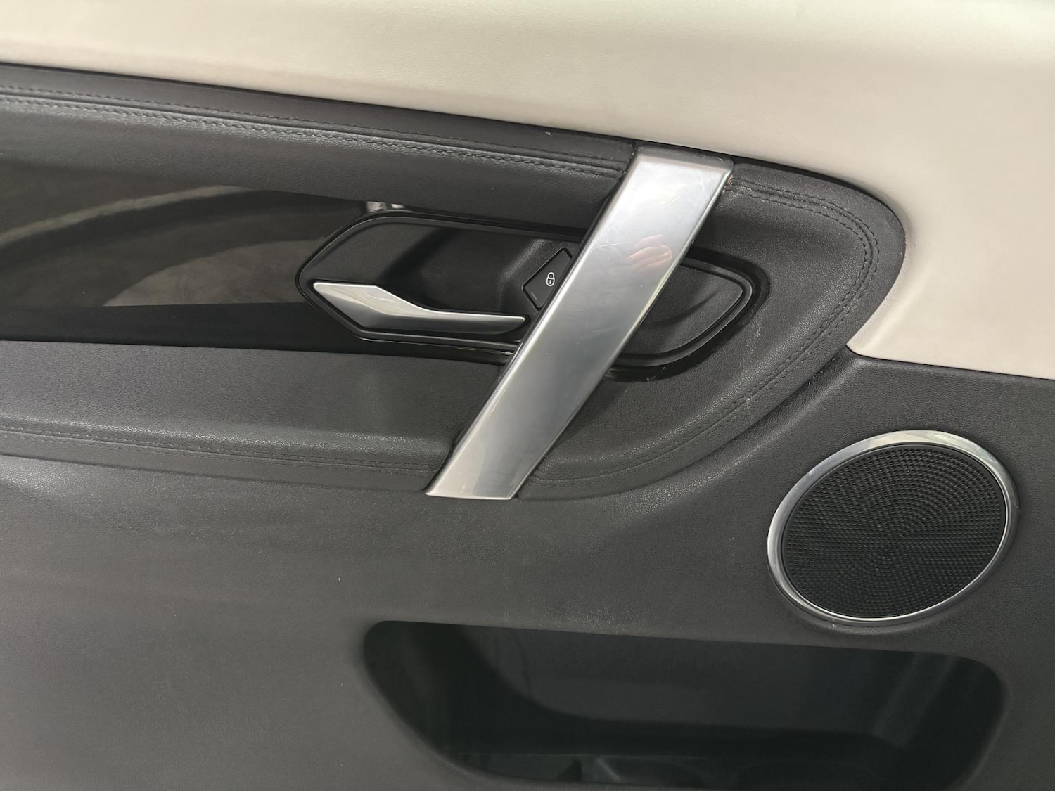 Used Land Rover Discovery Sport 2019 for sale - 77822680: Photo 56