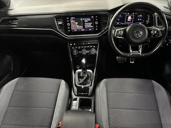 Used Volkswagen T-Roc 2020 for sale - 76534365: Photo