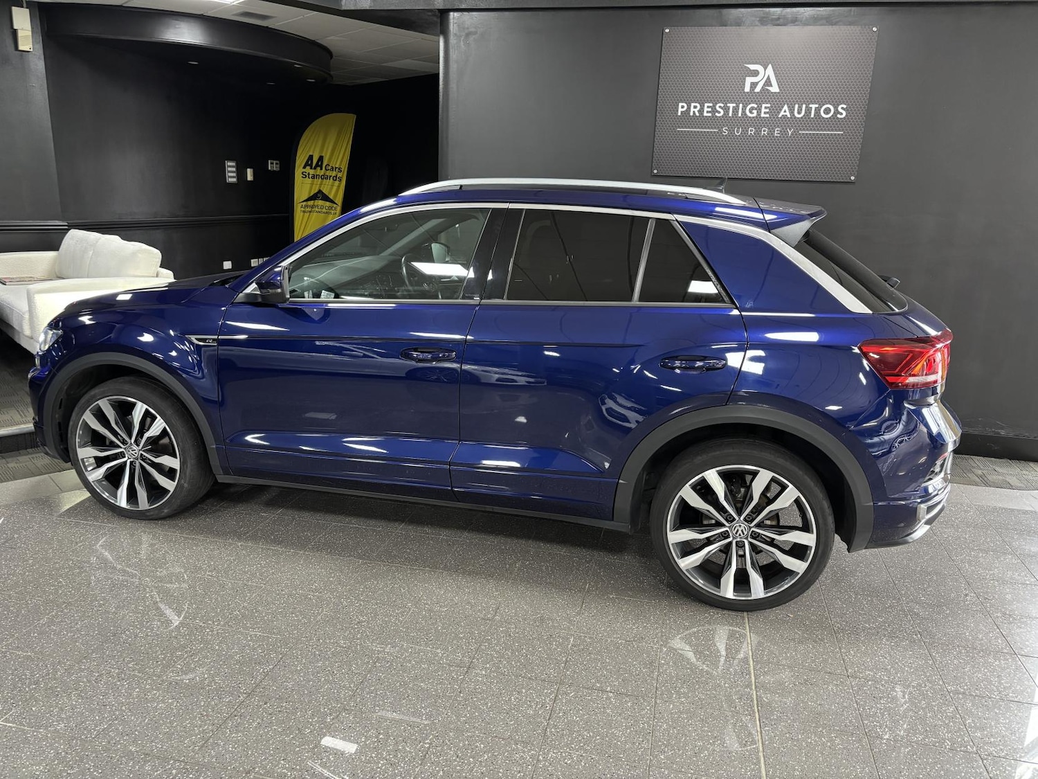 Used Volkswagen T-Roc 2020 for sale - 76534365: Photo 3