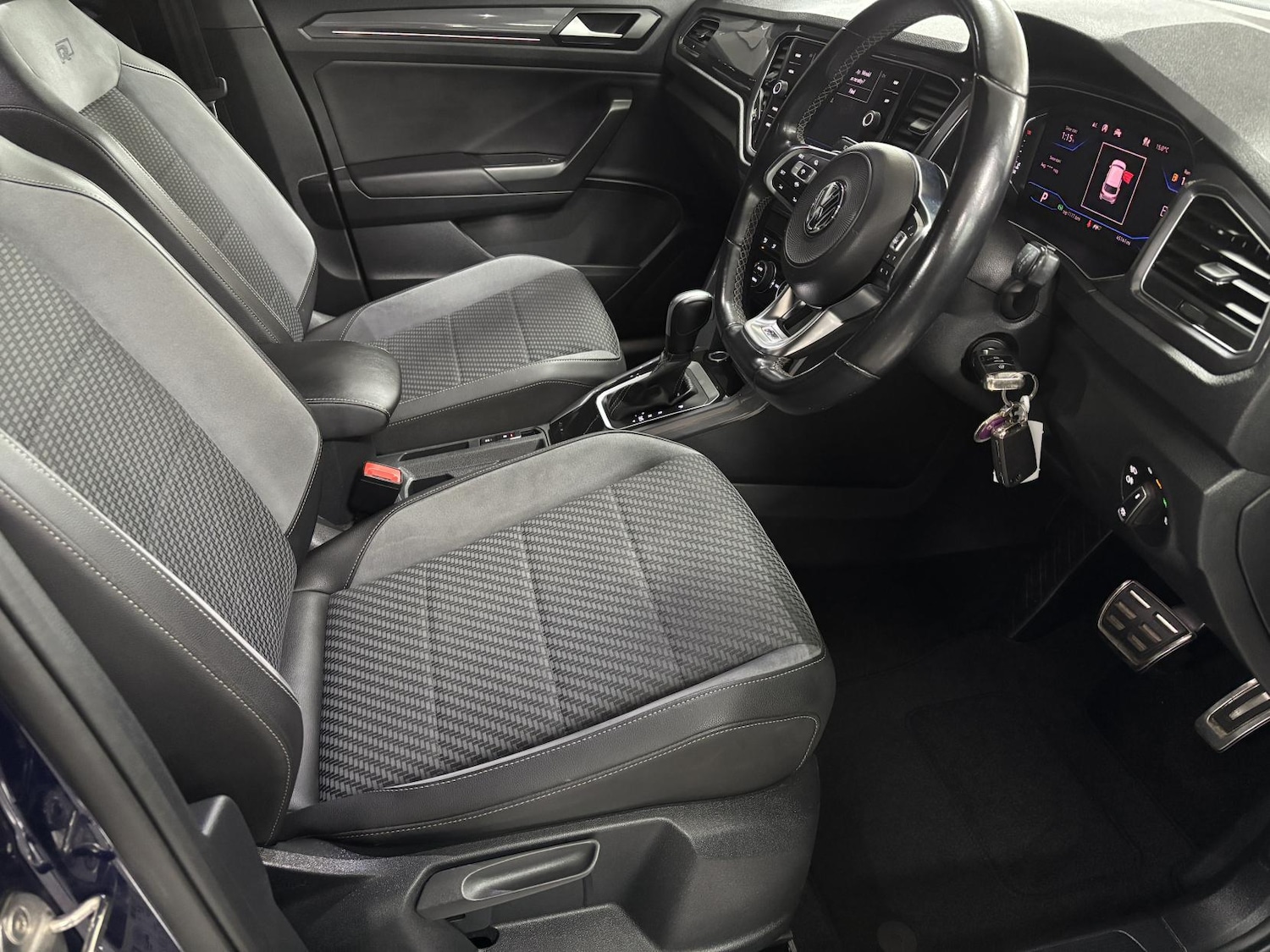 Used Volkswagen T-Roc 2020 for sale - 76534365: Photo 32