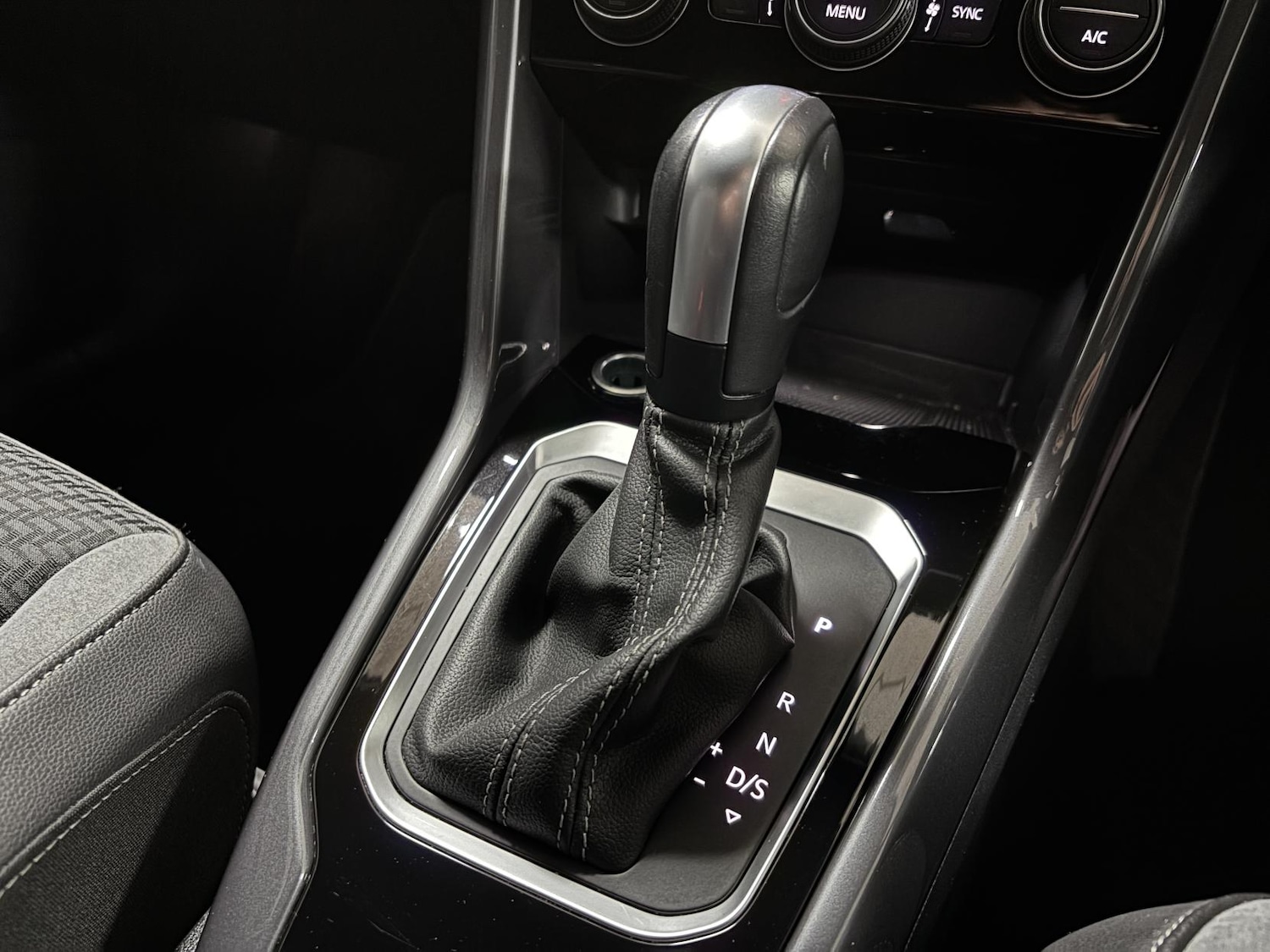 Used Volkswagen T-Roc 2020 for sale - 76534365: Photo 44