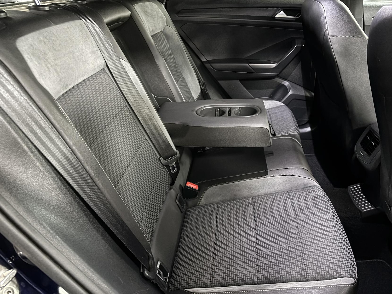 Used Volkswagen T-Roc 2020 for sale - 76534365: Photo 60