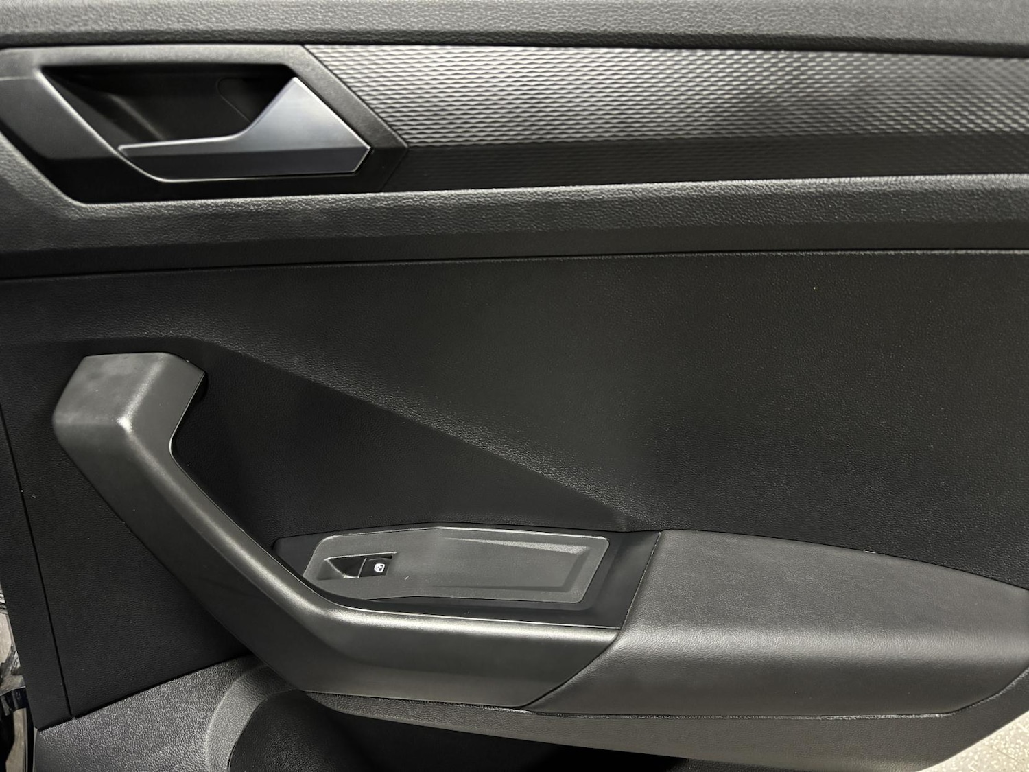 Used Volkswagen T-Roc 2020 for sale - 76534365: Photo 68