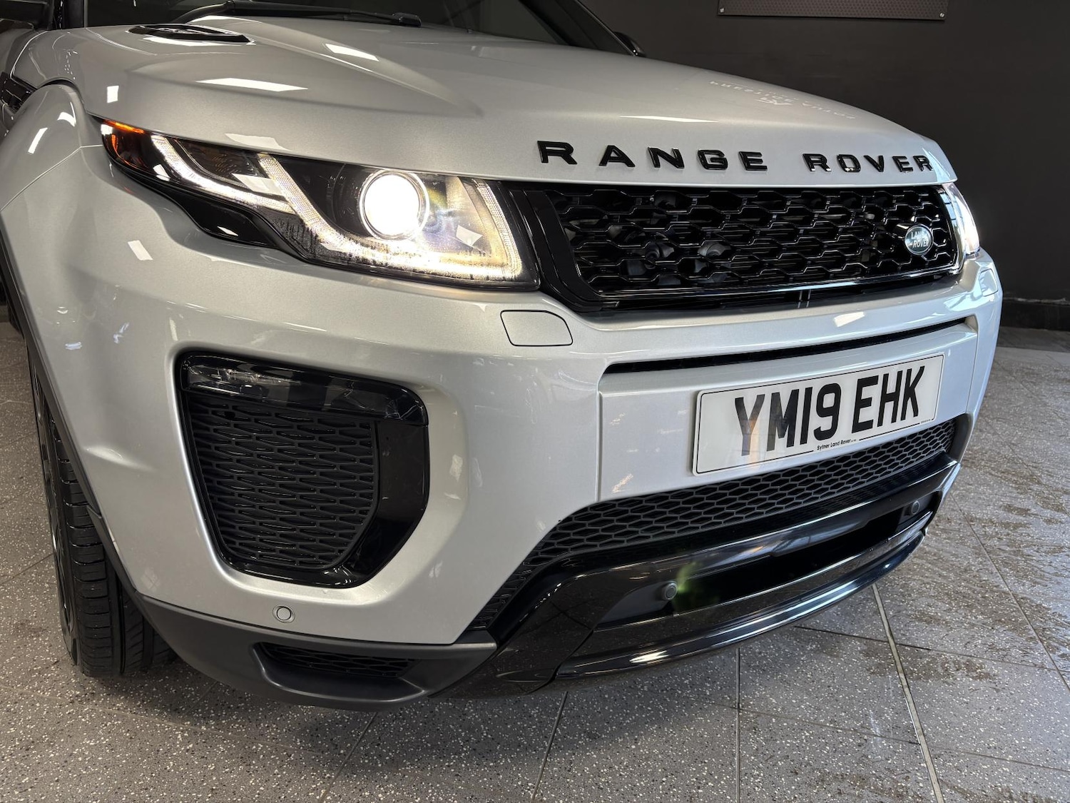 Used Land Rover Range Rover Evoque 2019 for sale - 77235616: Photo 9