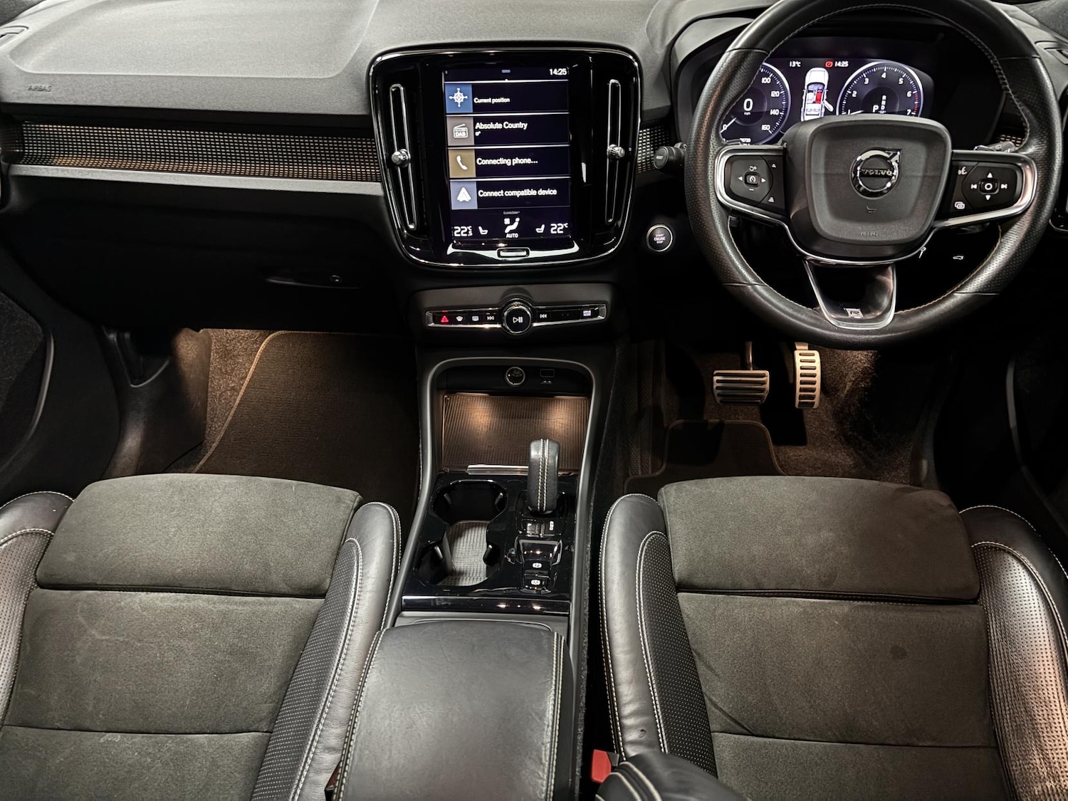 Used Volvo XC40 2019 for sale - 77640944: Photo 2