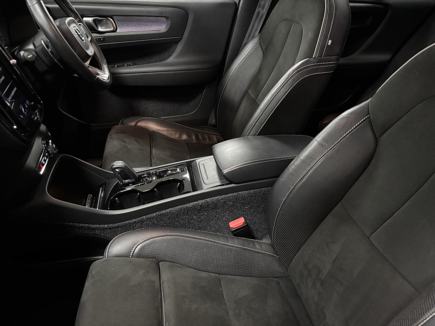 Used Volvo XC40 2019 for sale - 77640944: Photo 36