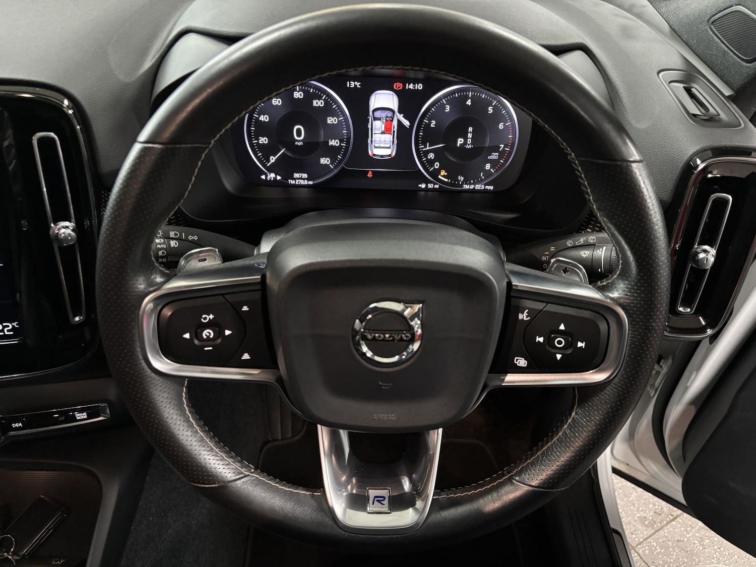 Used Volvo XC40 2019 for sale - 77640944: Photo 40