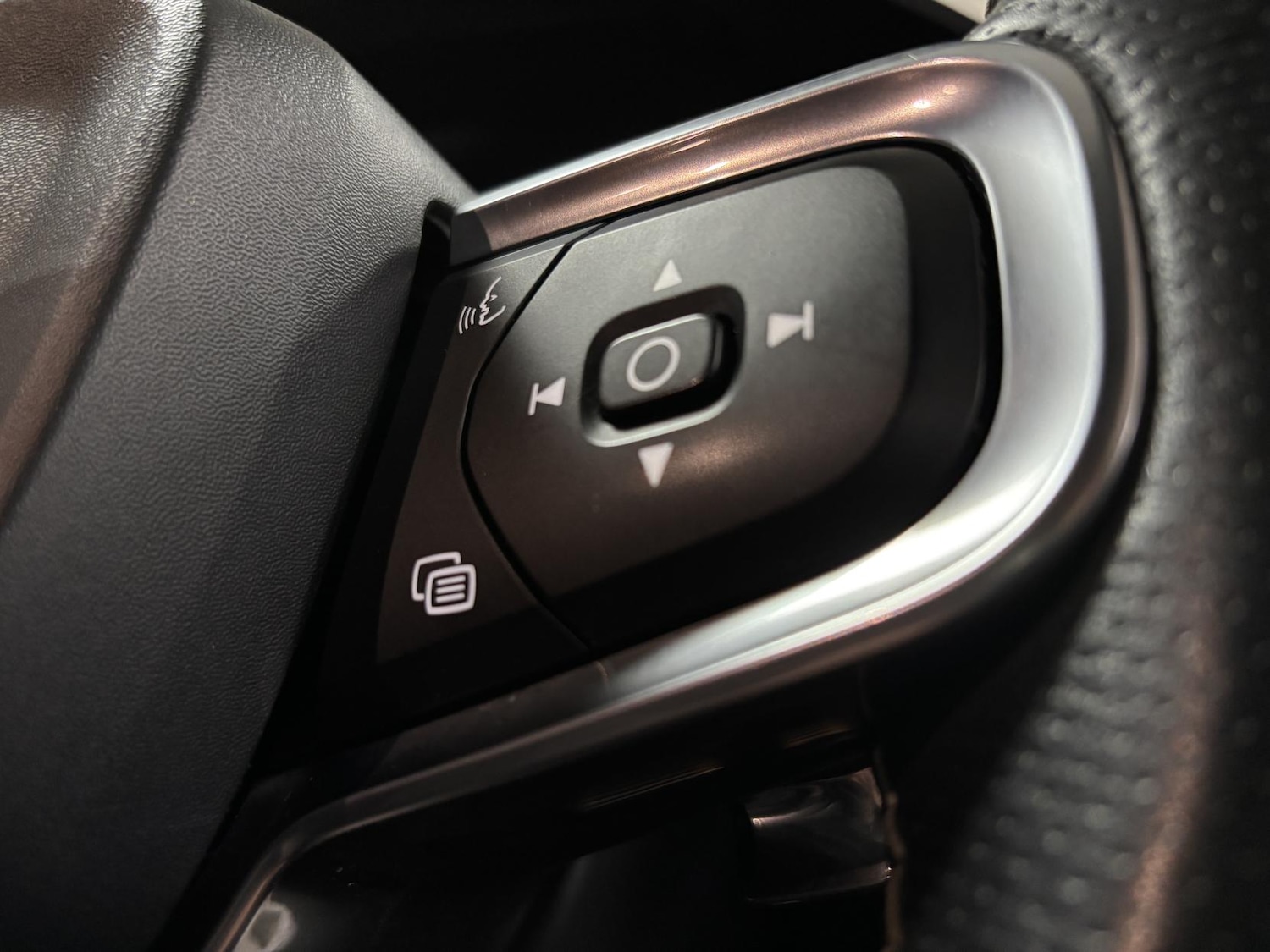 Used Volvo XC40 2019 for sale - 77640944: Photo 47