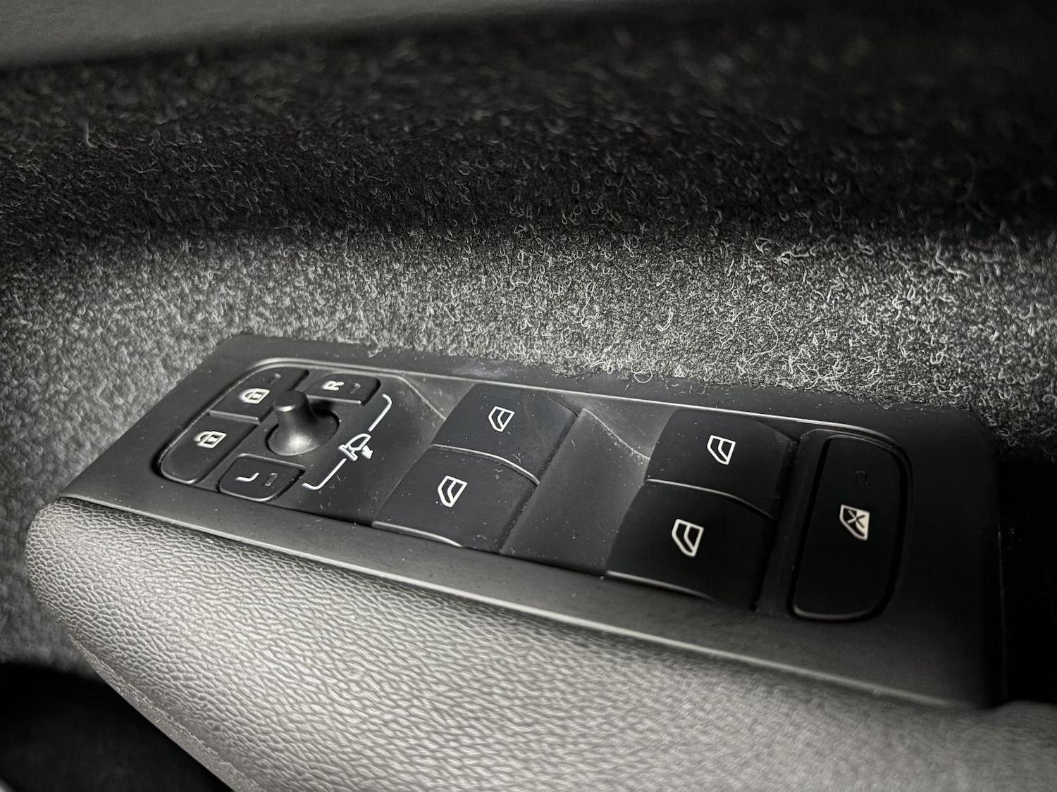 Used Volvo XC40 2019 for sale - 77640944: Photo 57