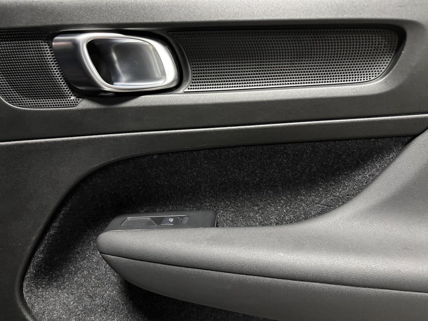 Used Volvo XC40 2019 for sale - 77640944: Photo 60