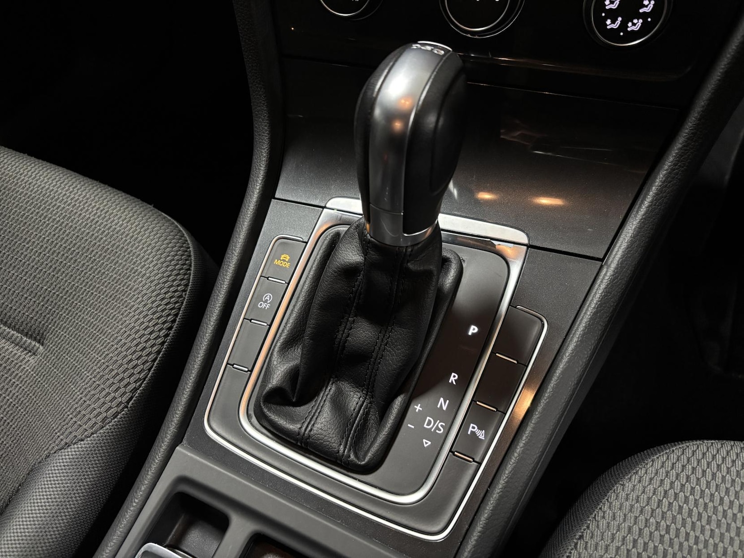 Used Volkswagen Golf 2018 for sale - 76882179: Photo 45