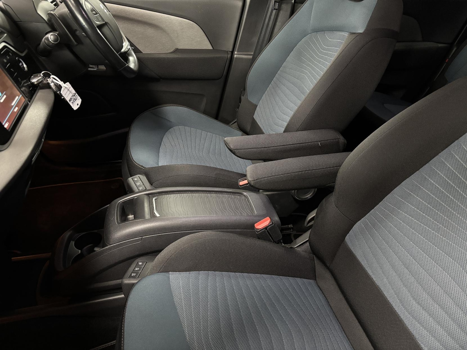 Used Citroen Grand C4 Picasso 2018 for sale - 78000546: Photo 37