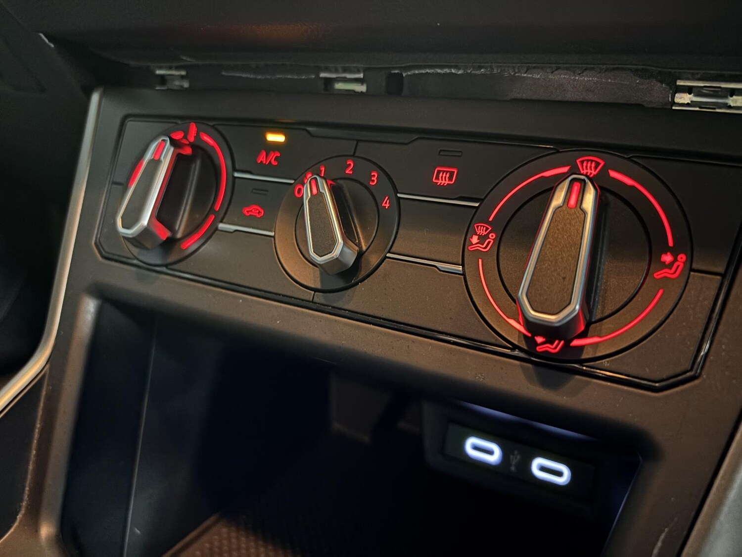 Used Volkswagen Polo 2020 for sale - 76627570: Photo 41