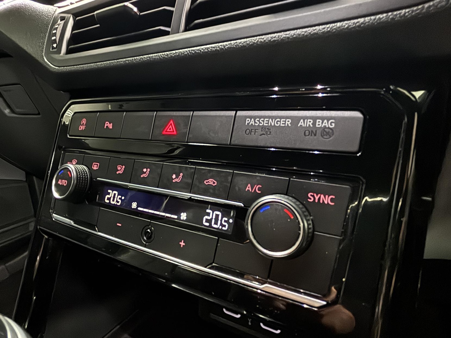 Used Volkswagen T-Cross 2021 for sale - 76534329: Photo 45