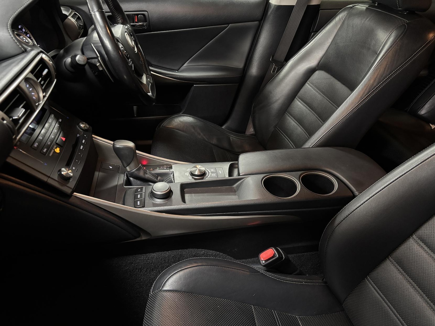 Used Lexus IS 2015 for sale - 77804005: Photo 35