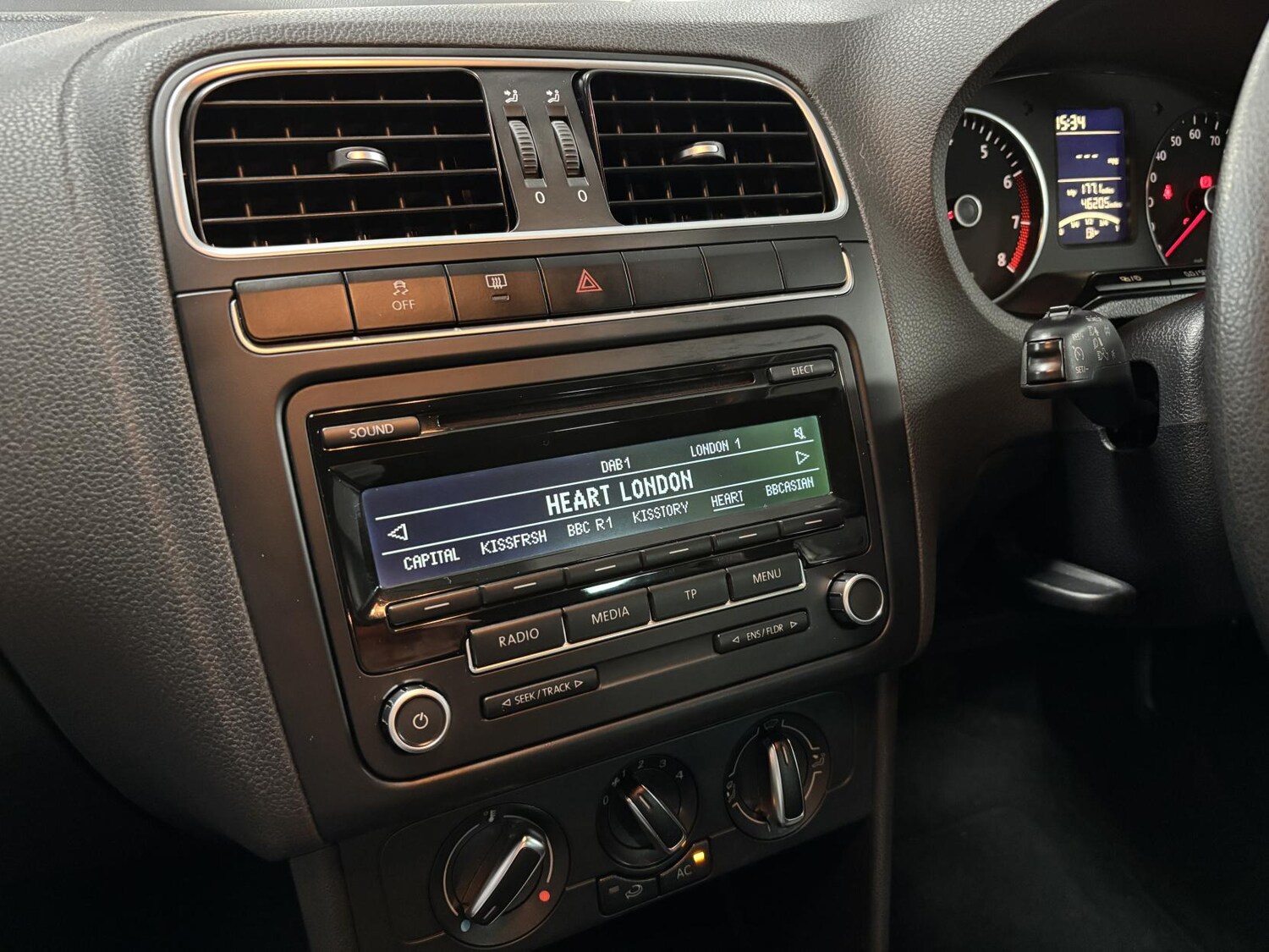 Used Volkswagen Polo 2014 for sale - 76534350: Photo 32